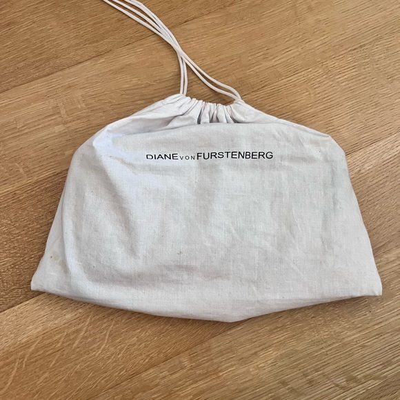 DVF clutch - Picture 6 of 9